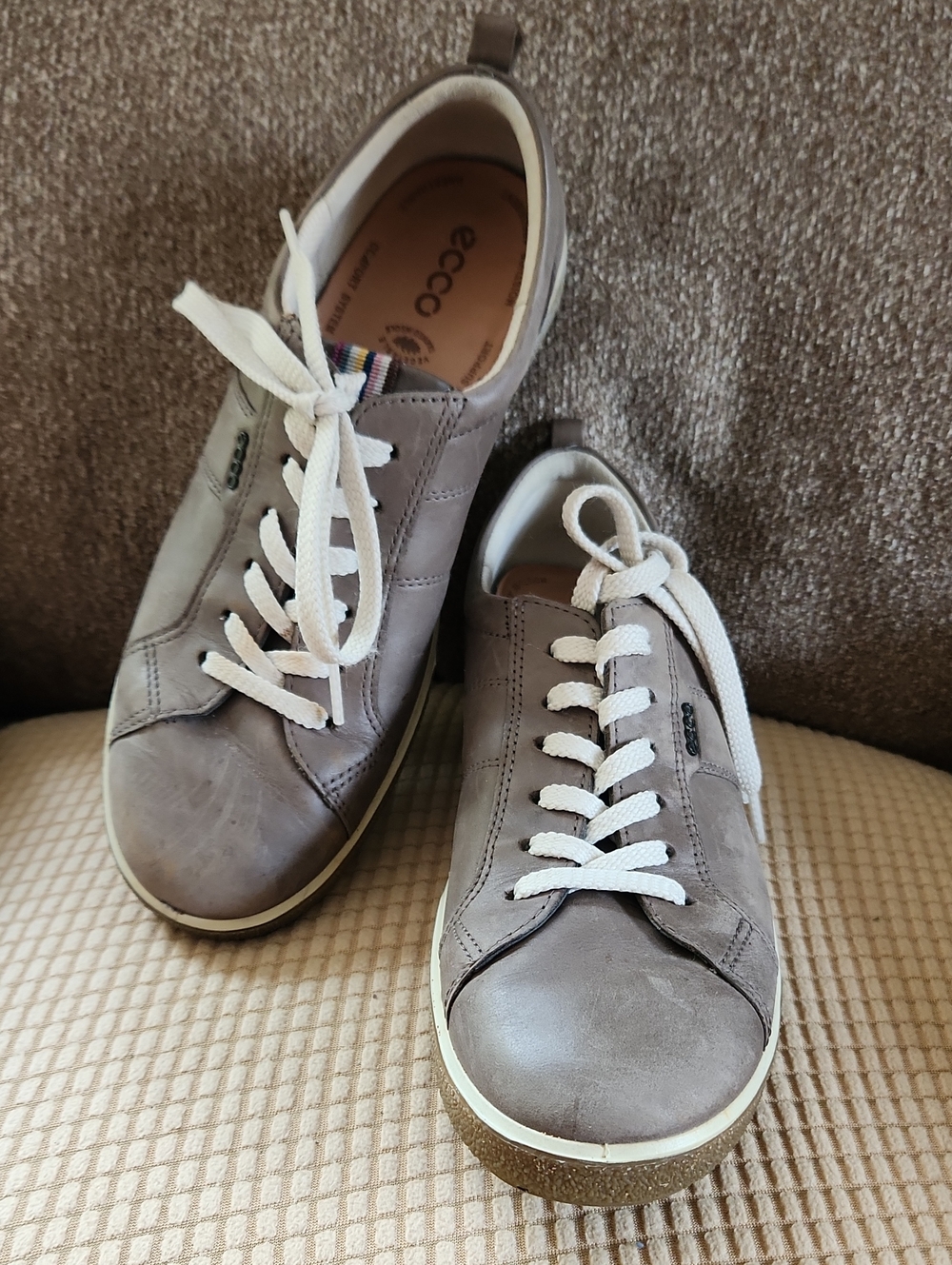 ECCO Women's Taupe Leather Low-Top Sneakers with White Laces Size 39